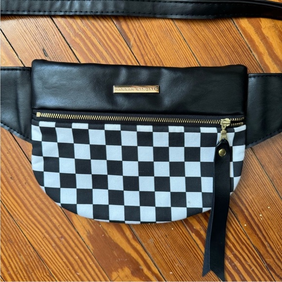 NEW Hannah Wingate Designs black and white checkered crossbody purse sling BAG - Picture 3 of 6